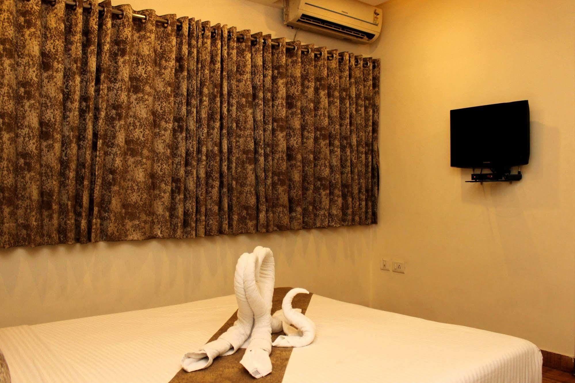 The Pearl Hotel Kalkutta Exterior foto
